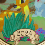 Zum 60. Geburtstag verbindet sie Tradition mit Herz. Bambi und Klopfer symbolisieren Lebensfreude und Freundschaft, eingerahmt von Handböller und Bogen.